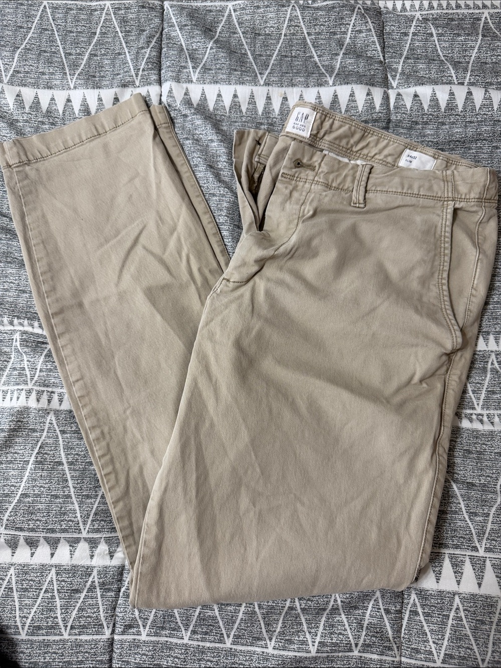 GAP Men's Chinos in Beige Tan